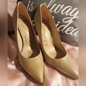 Sam Edelman Tan Heels Classic Pointed Toe